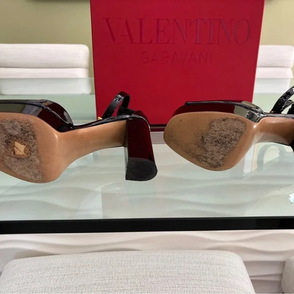 Authentic Valentino Women's One Stud Platform Heels in Black and Gold - Picture 6 of 8